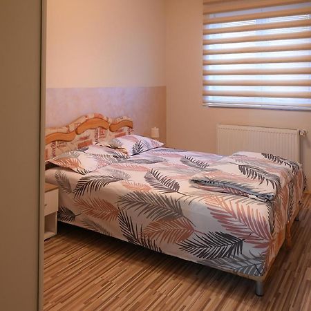 Mb Apartments Ягодина Екстериор снимка